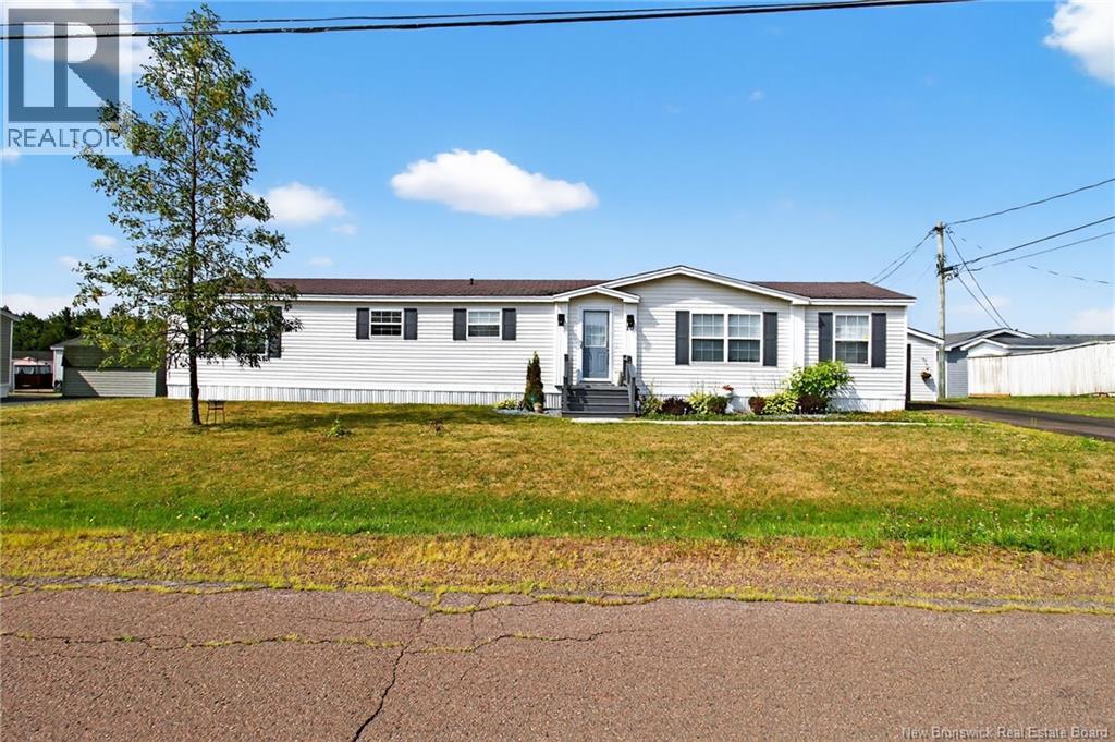 10 Gentian St, Moncton, NB E1H 3K6
