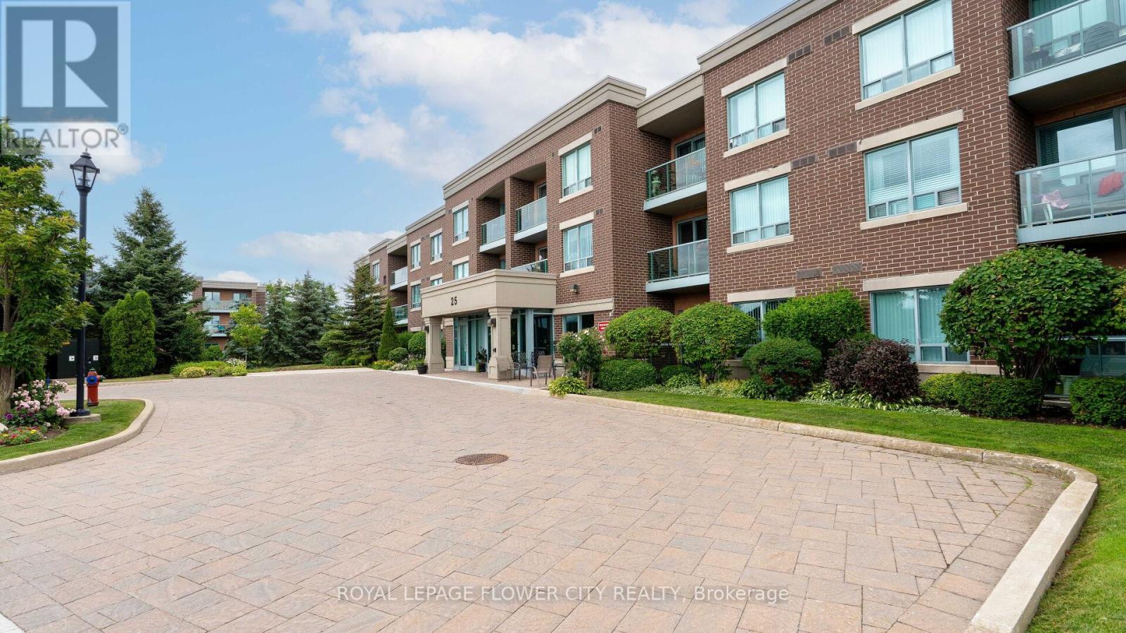 204 25 Via Rosedale, Brampton, ON L6R 3J8