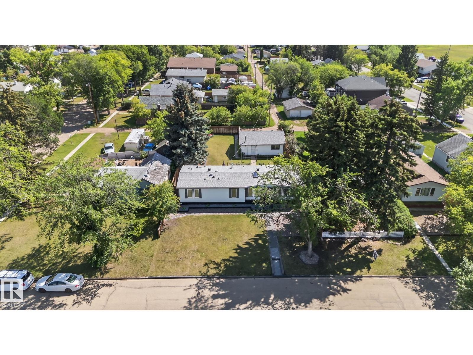 48 St Unit 4611, Redwater, AB T0A 2W0