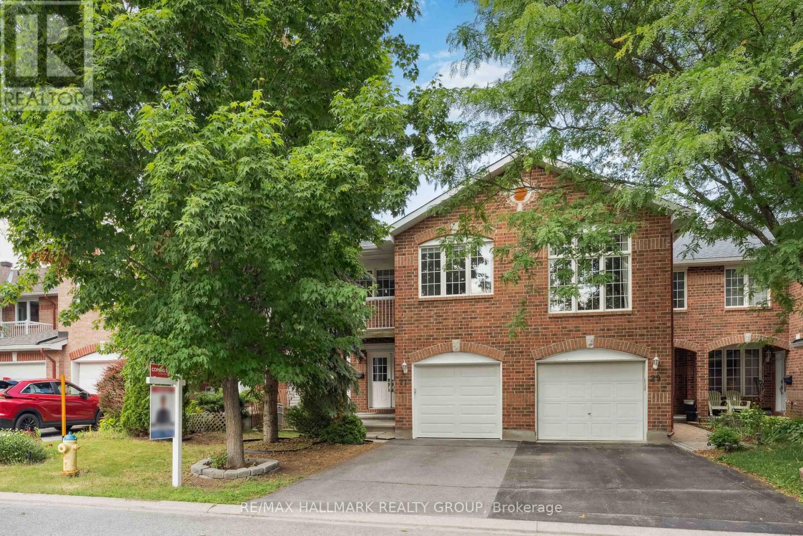 27 Wallsend Ave, Ottawa, ON K2K 3K7