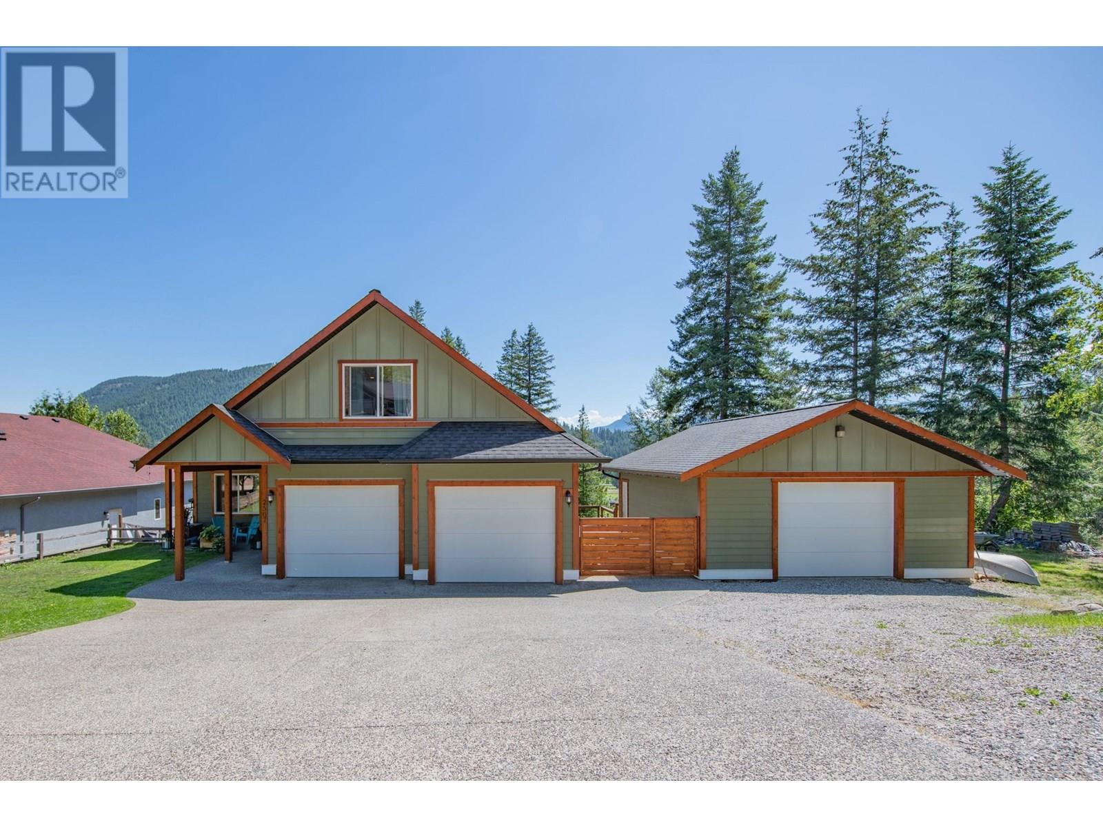 2567 Cedar Ridge Ct, Lumby, BC V0E 2G5