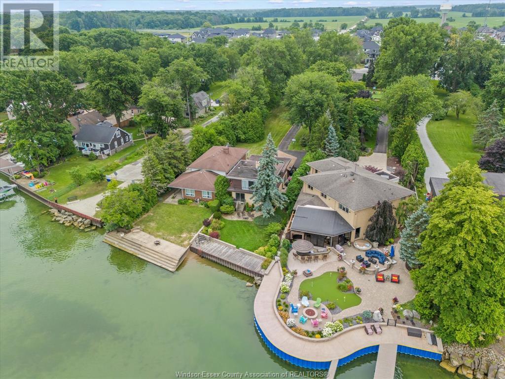 696 Old Tecumseh Rd, Lakeshore, ON N0R 1A0