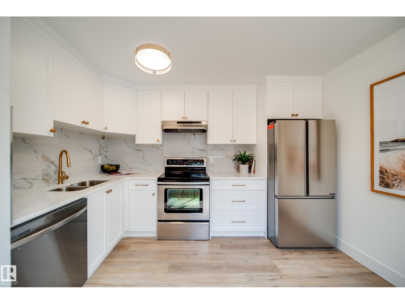 6098 Mill Woods NW, Edmonton, AB T6L 1N5