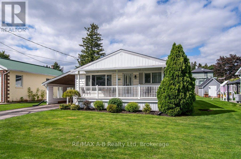 2210 William Shakespeare St, Perth East, ON N0B 2P0