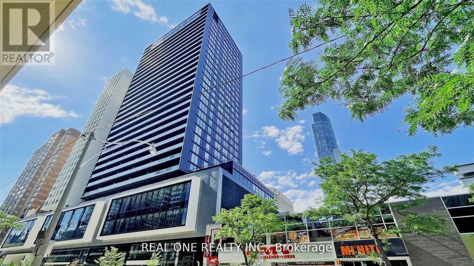 2803 20 Edward St, Toronto, ON M5G 0C5