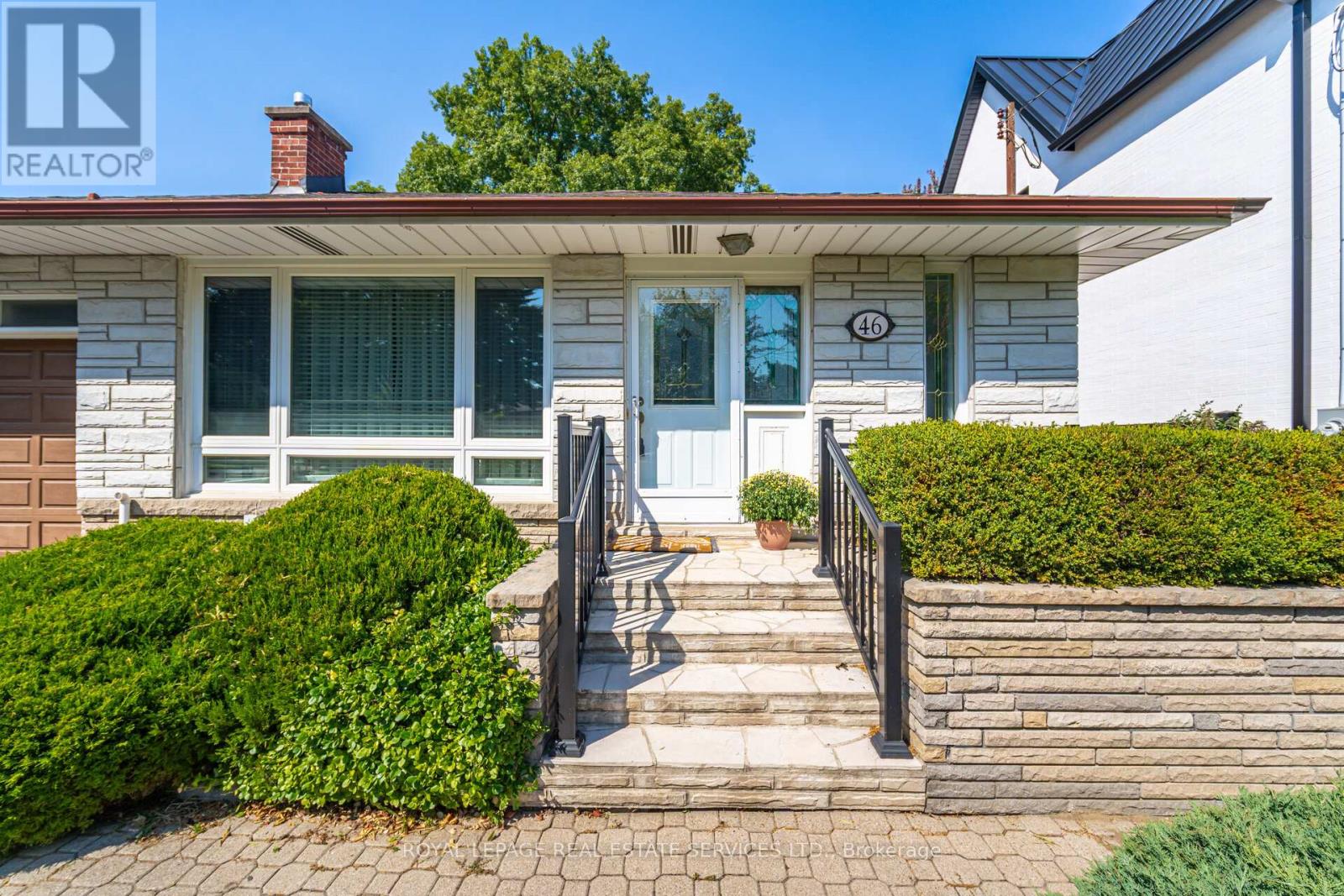 46 Cardigan Rd, Toronto Stonegate-queensway, ON M8Z 2W2