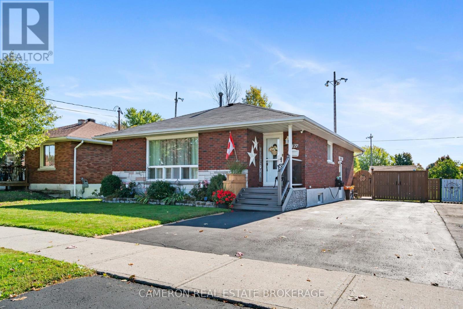 1127 Fourth St E, Cornwall, ON K6H 2K5