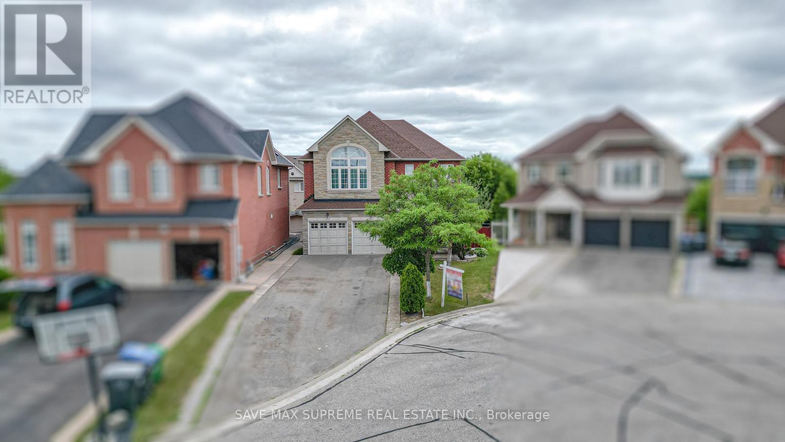 4 Ozark Ct, Brampton, ON L6Y 0L4