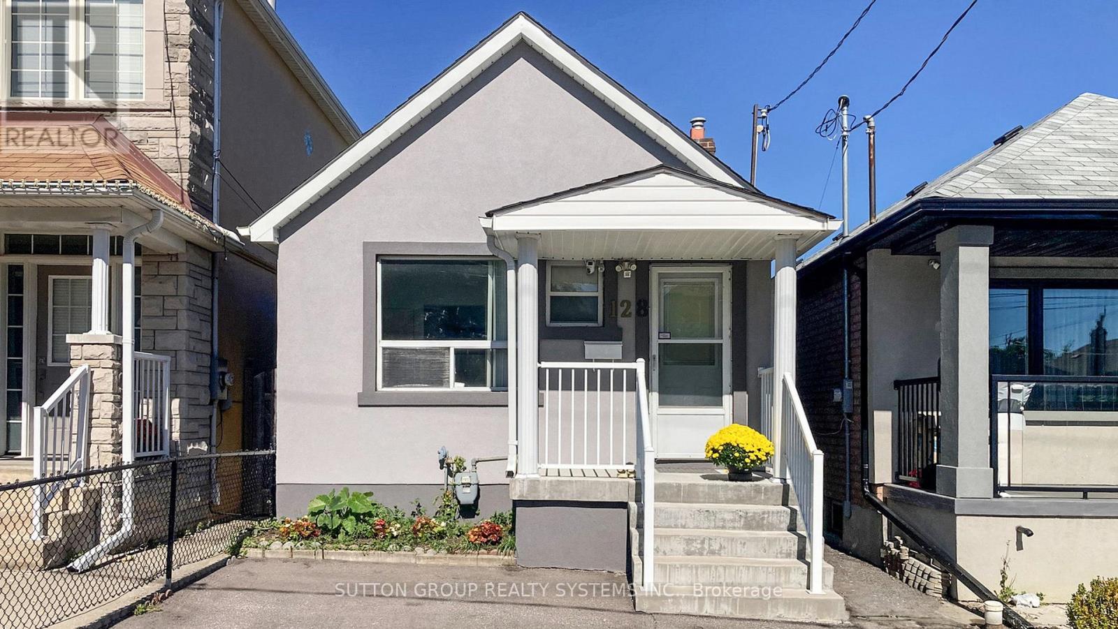 128 Northland Ave, Toronto, ON M6N 2E2