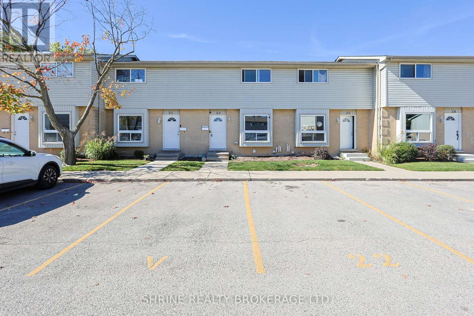 22 577 Third St, London, ON N5V 4B9