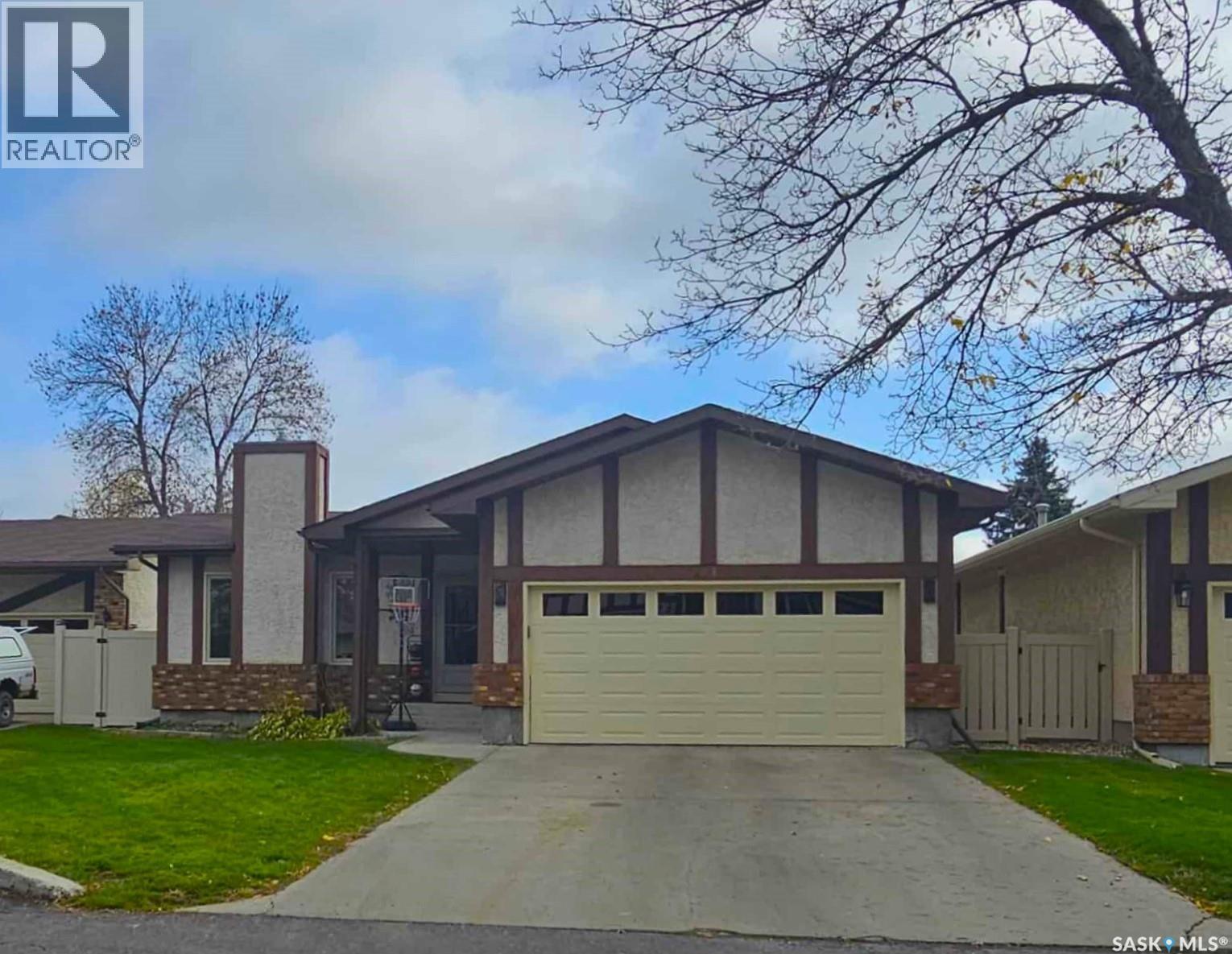 3042 Huntington Pl, Regina, SK S4V 1Y1