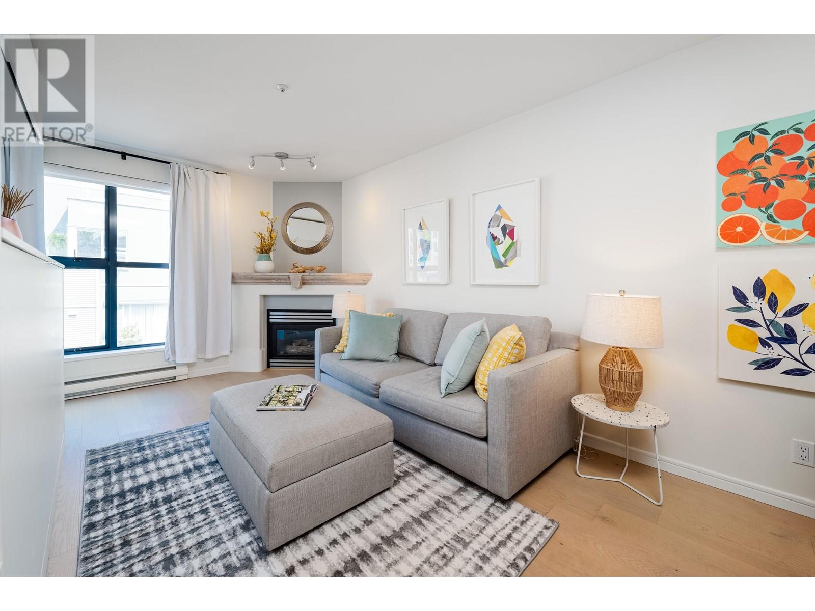 2688 Vine Street Unit 404, Vancouver, BC V6K 4T6