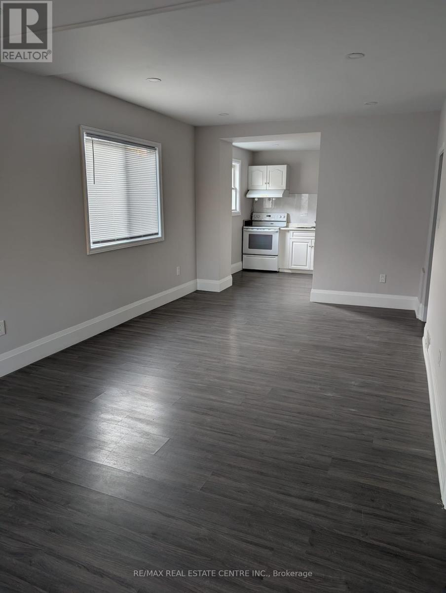 5145 Kitchener St, Niagara Falls Clifton Hill, ON L2G 1B1