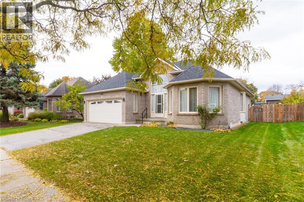 47 Maplecrest Ln, Brantford, ON N3R 7T9