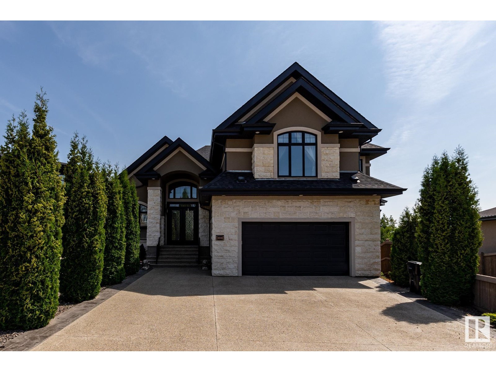 1018 Hollands Pt NW, Edmonton, AB T6R 3T1