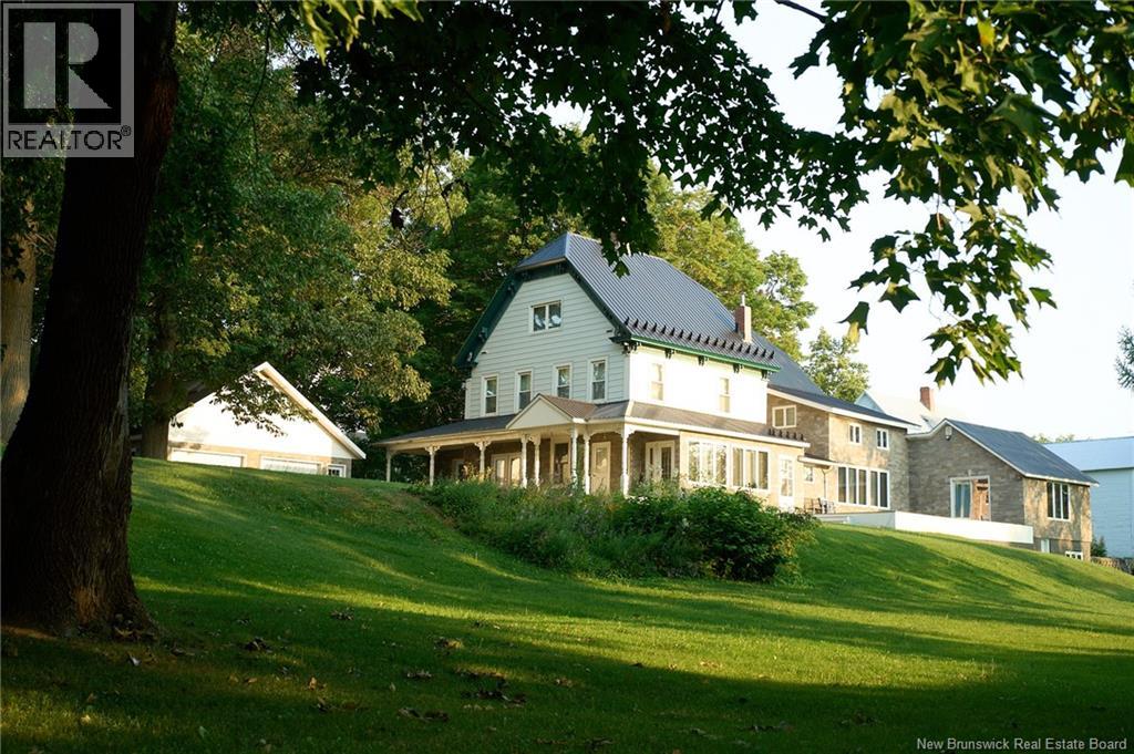 113 Regent St, Woodstock, NB E7M 5Z6