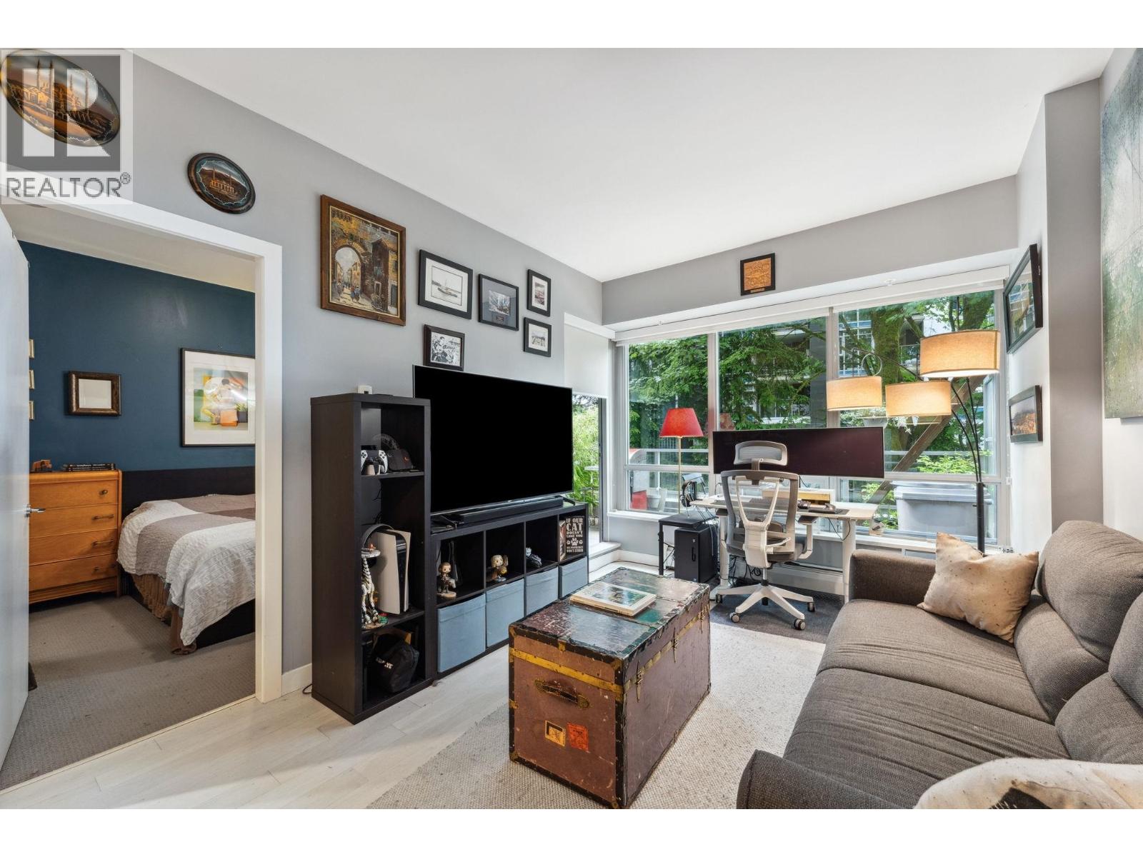 9060 University Crescent Unit 002, Burnaby, BC V5A 0E1