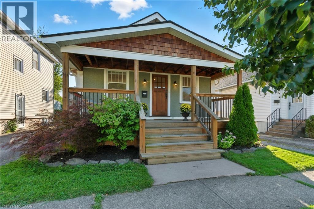 27 Dexter St, St. Catharines, ON L2S 2L5