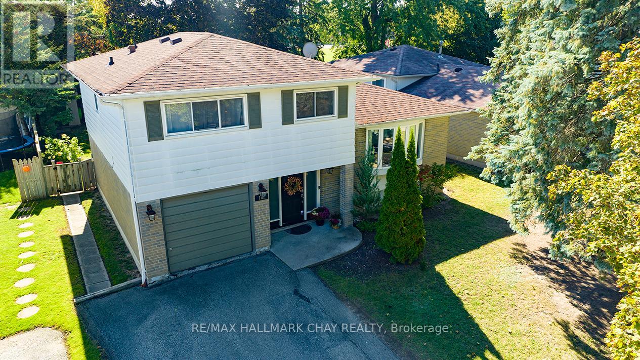151 Orchard Heights Blvd, Aurora, ON L4G 3A3