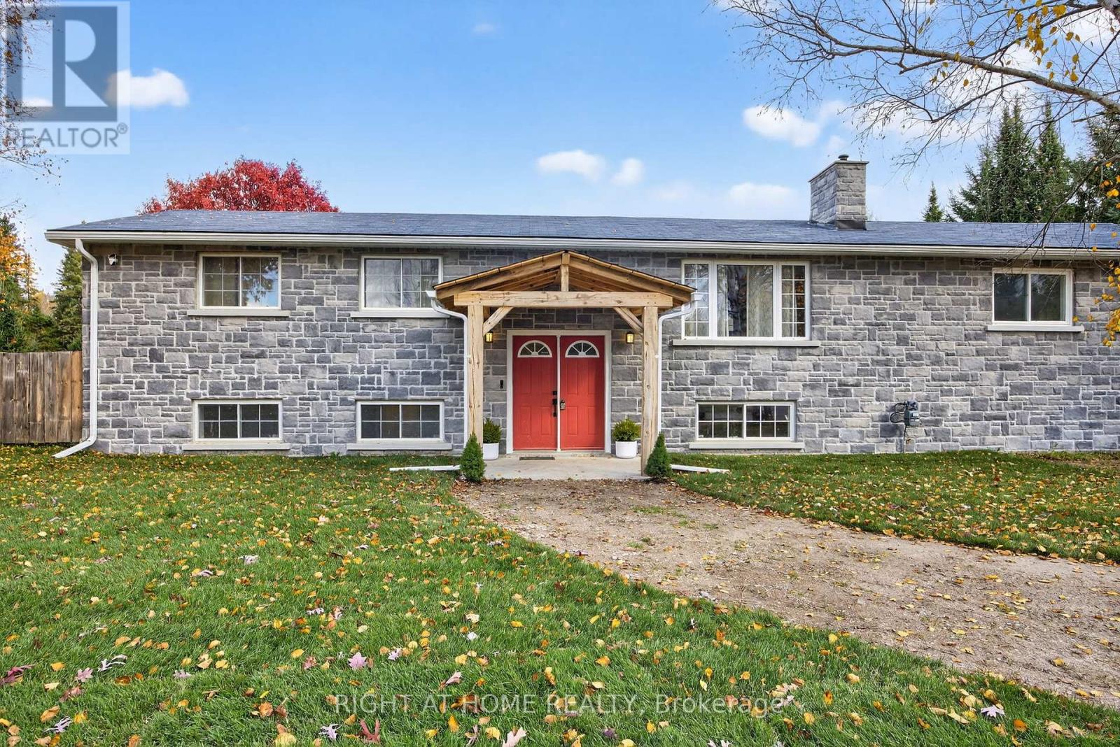 207 Scarlett Line, Oro-Medonte, ON L0L 1V0