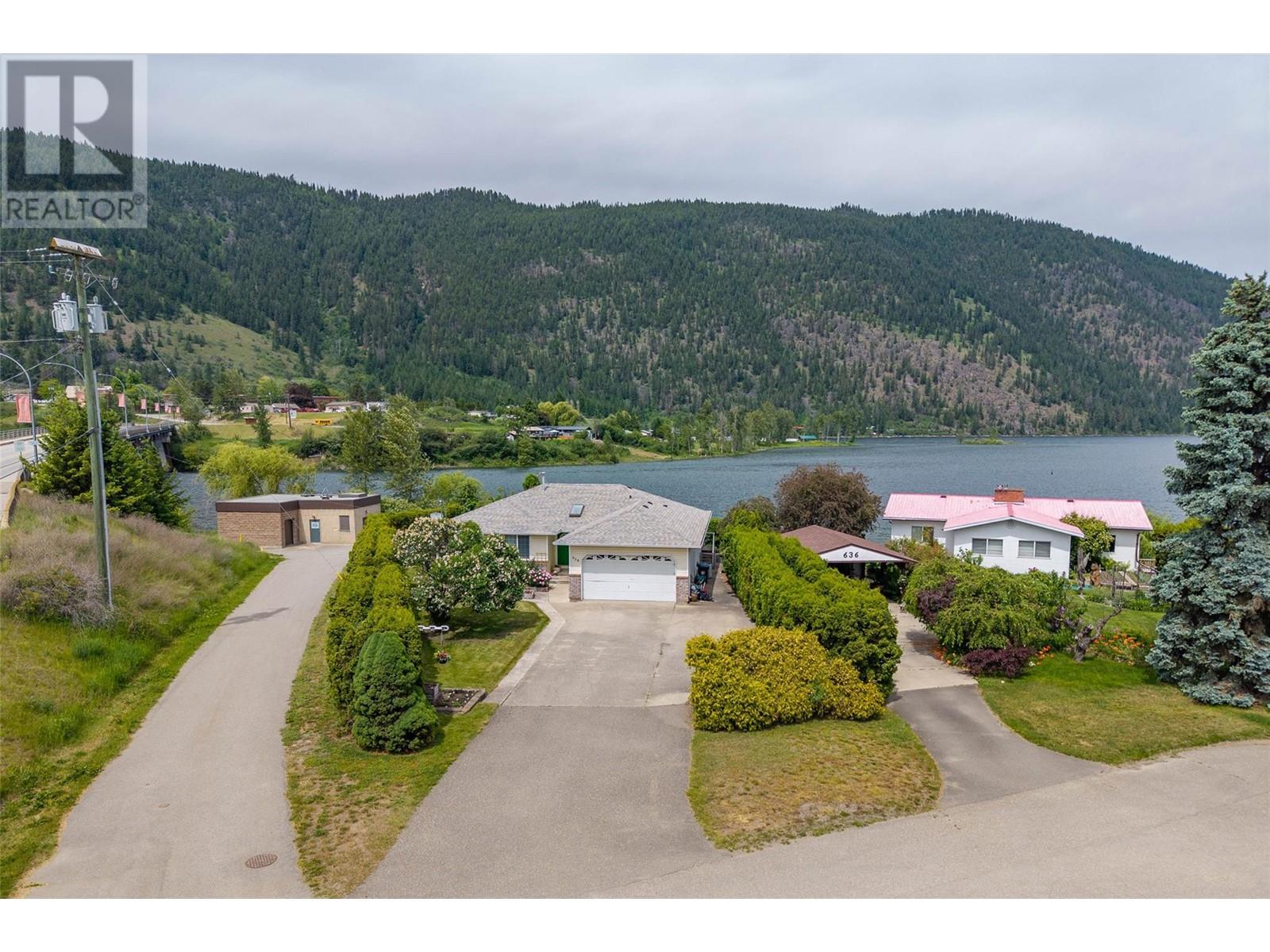 634 Hysop Pl, Chase, BC V0E 1M0