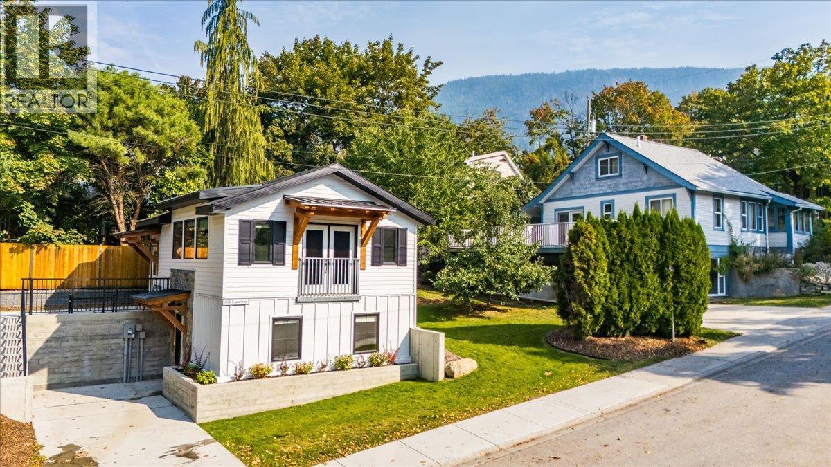 301 Carbonate St, Nelson, BC V1L 4P6