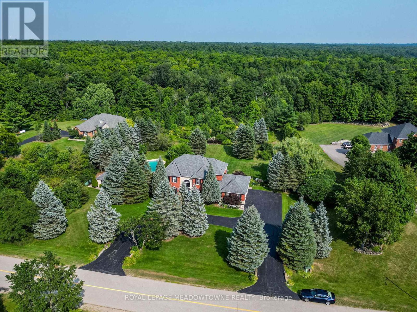 8 Deer Run Cres, Halton Hills, ON L7J 2L7