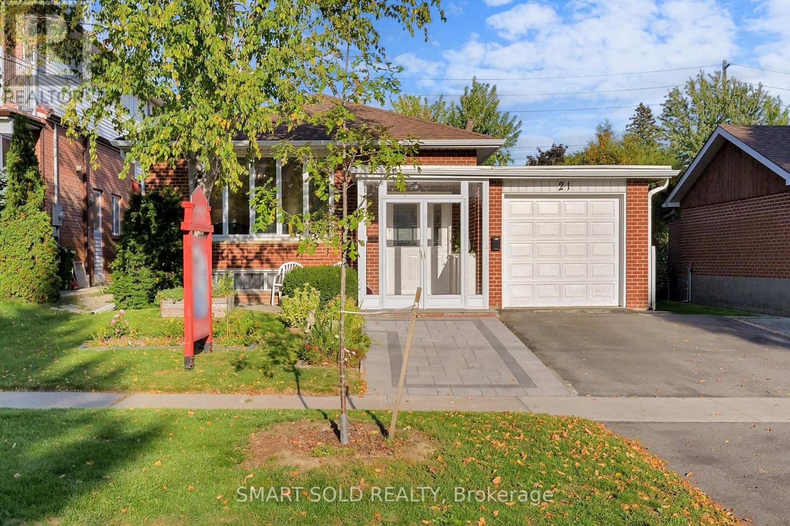21 Sunmount Rd, Toronto, ON M1T 2A4