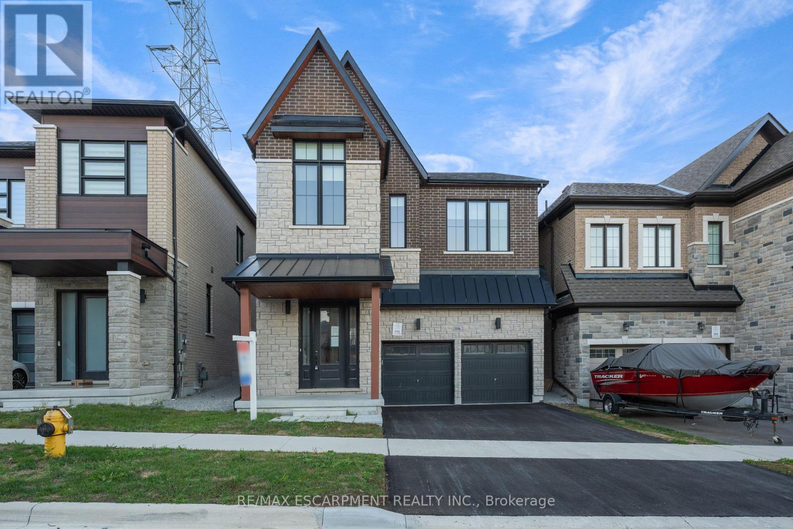 1156 Skyridge Blvd, Pickering, ON L1X 0M4