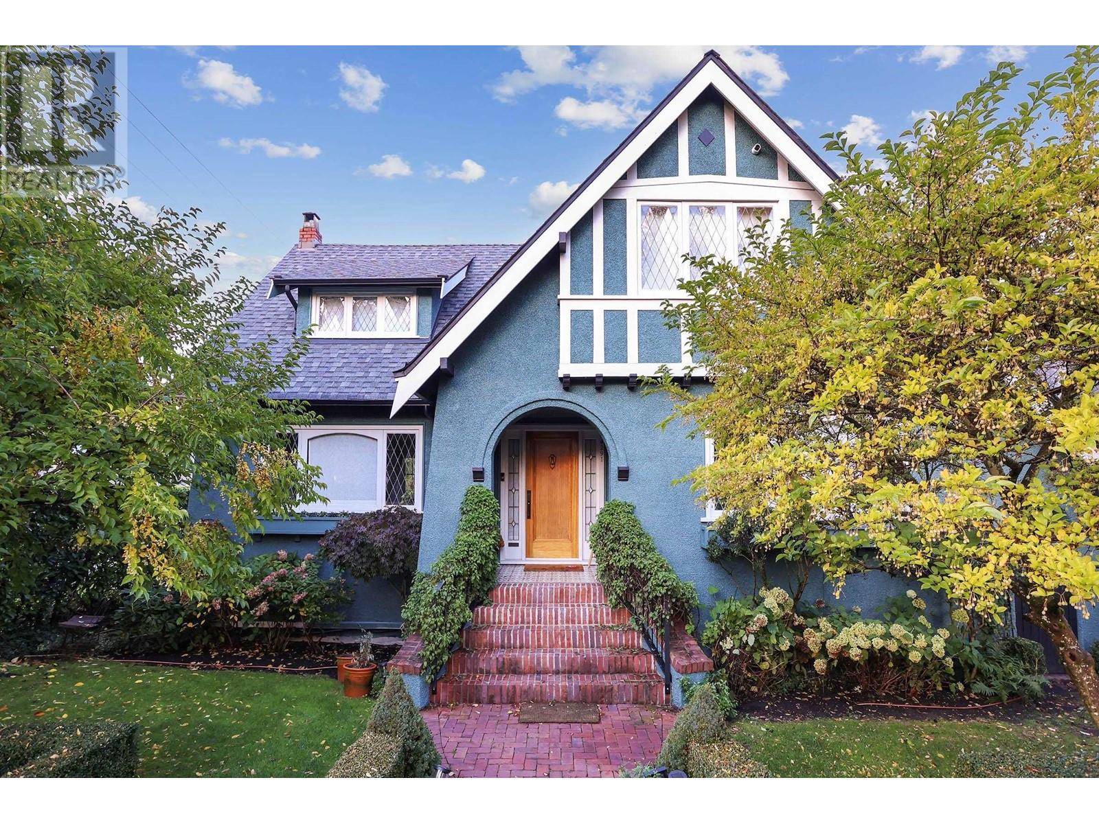 4291 W 9th Ave, Vancouver, BC V6R 2C6