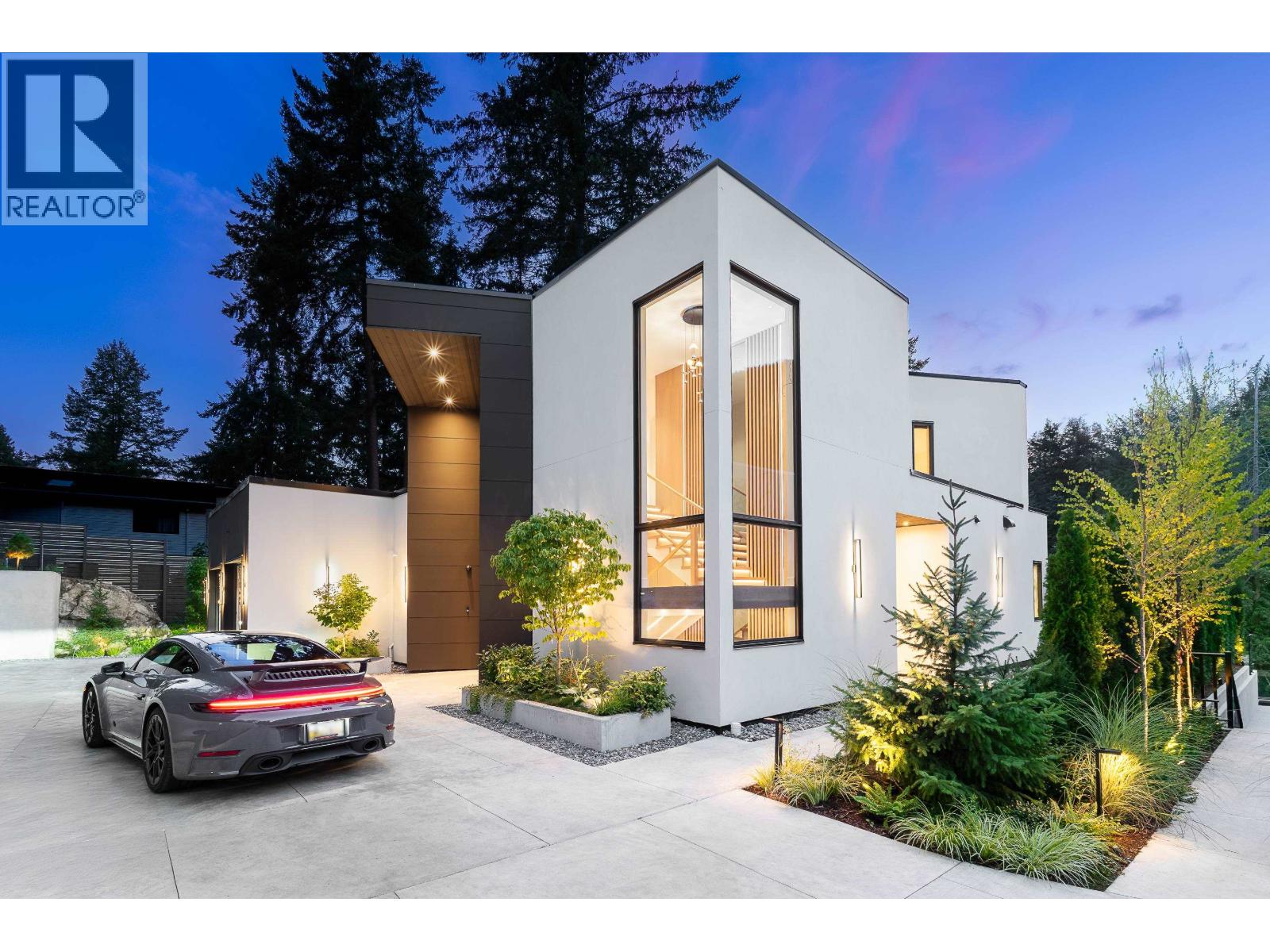 5773 Primrose Pl, West Vancouver, BC V7W 1T4