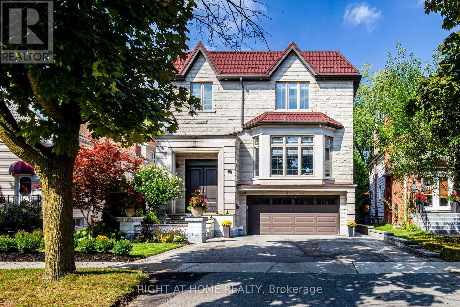 316 Churchill Ave, Toronto, ON M2R 1E7