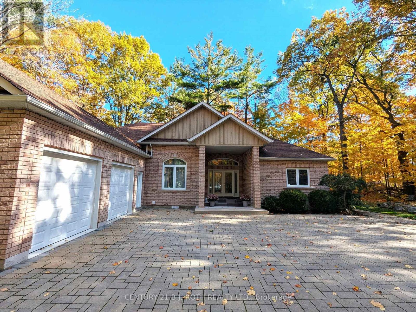 3925 Algoma Ave, Innisfil, ON L9S 2M4