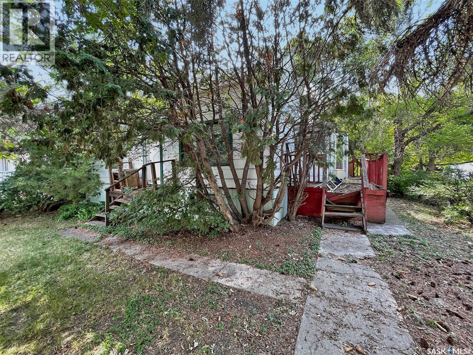 310 6 Avenue Southeast, Swift Current, SK S9H 3P1