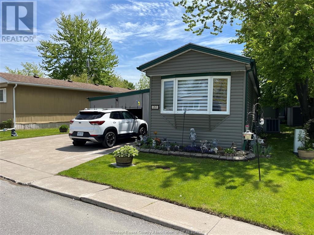 263 Beverly, Essex, ON N8M 2B5