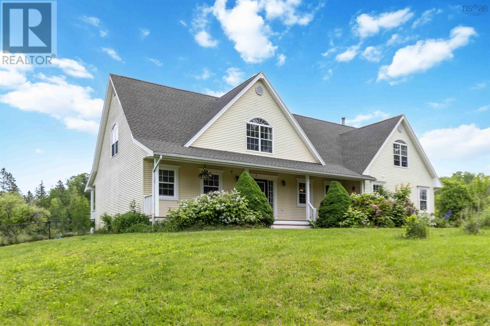 193 Mountain Rd, Windsor, NS B0N 2T0
