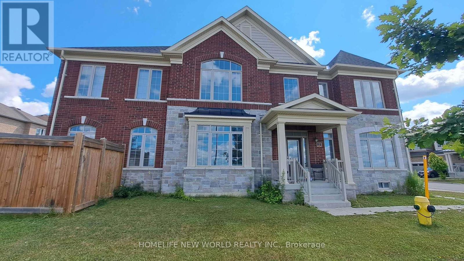 2 Falconridge Ter, East Gwillimbury, ON L9N 0R2