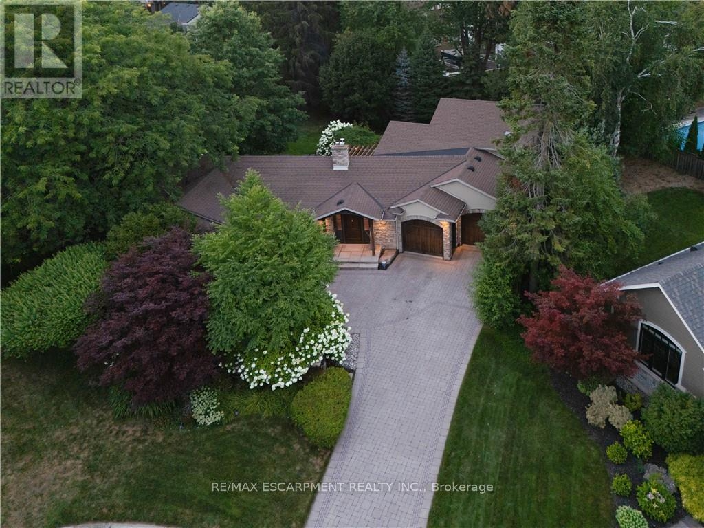 4071 Melba Pl, Burlington, ON L7L 2C5