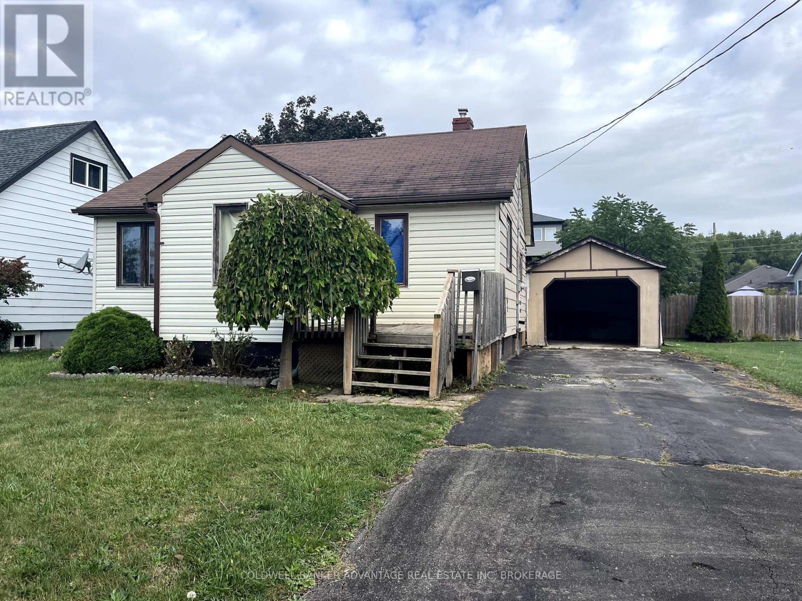 64 Huron St, Welland, ON L3B 5J4