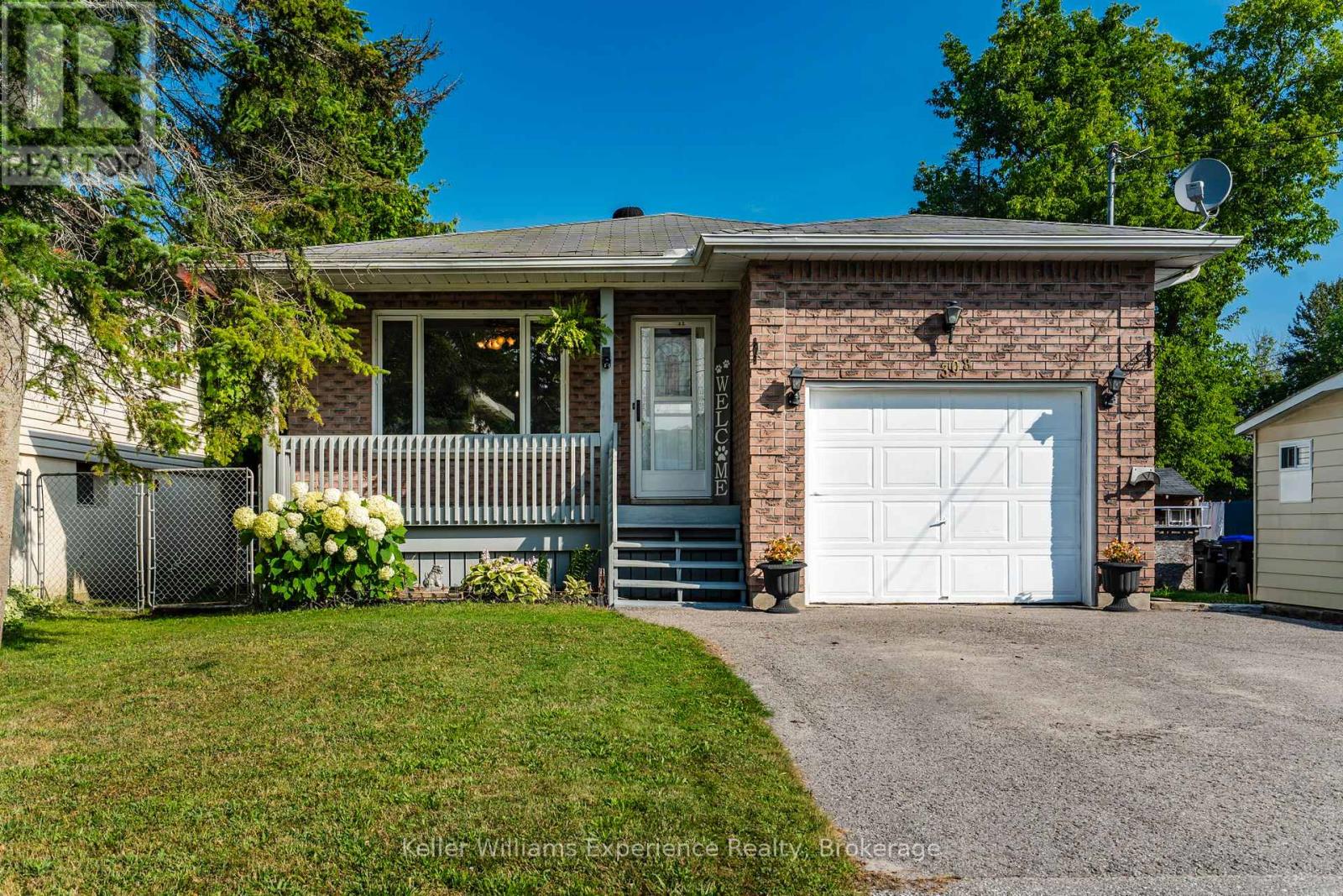 308 Assiniboia St, Tay, ON L0K 1R0