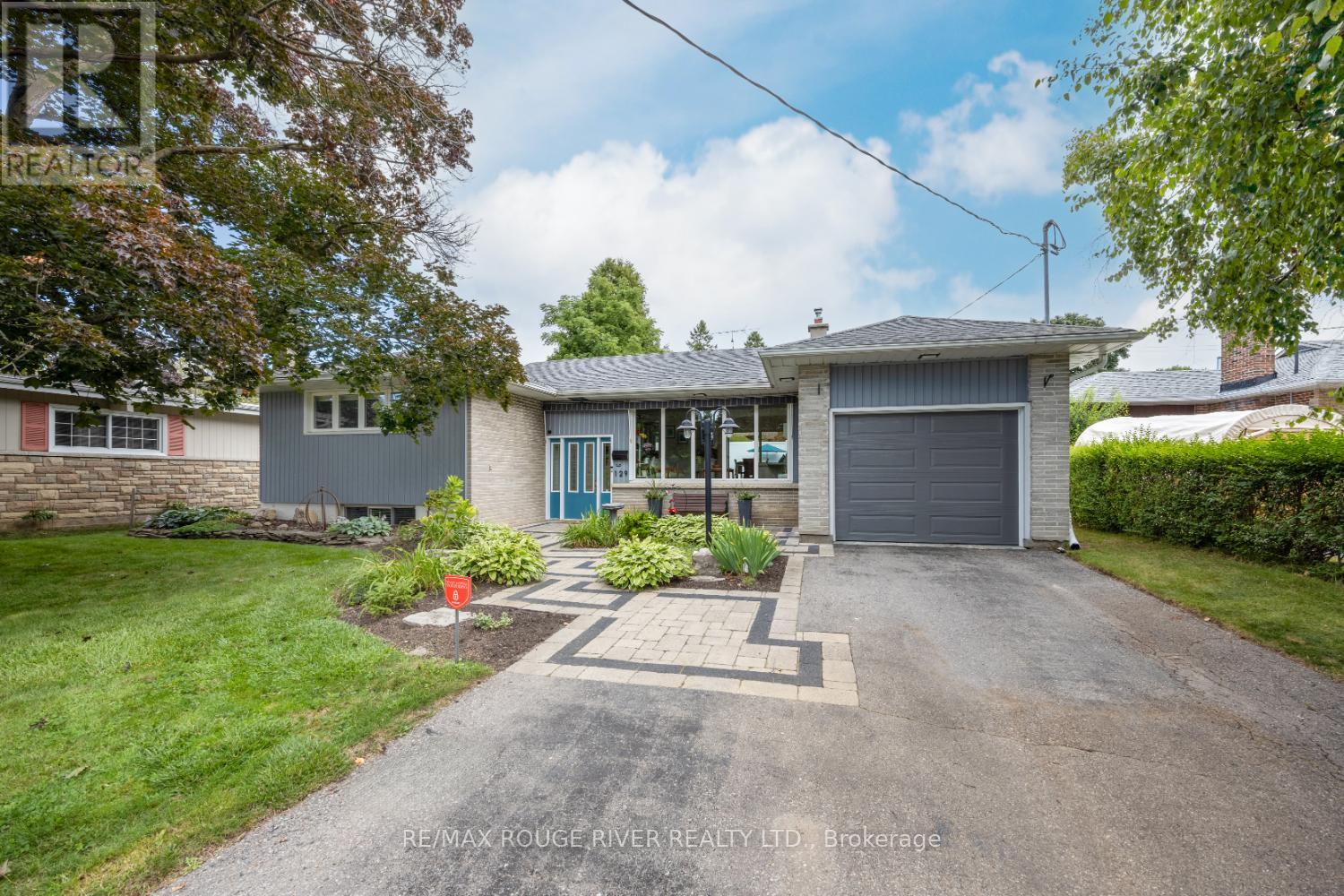 129 Briar Ct, Oshawa, ON L1G 6M4