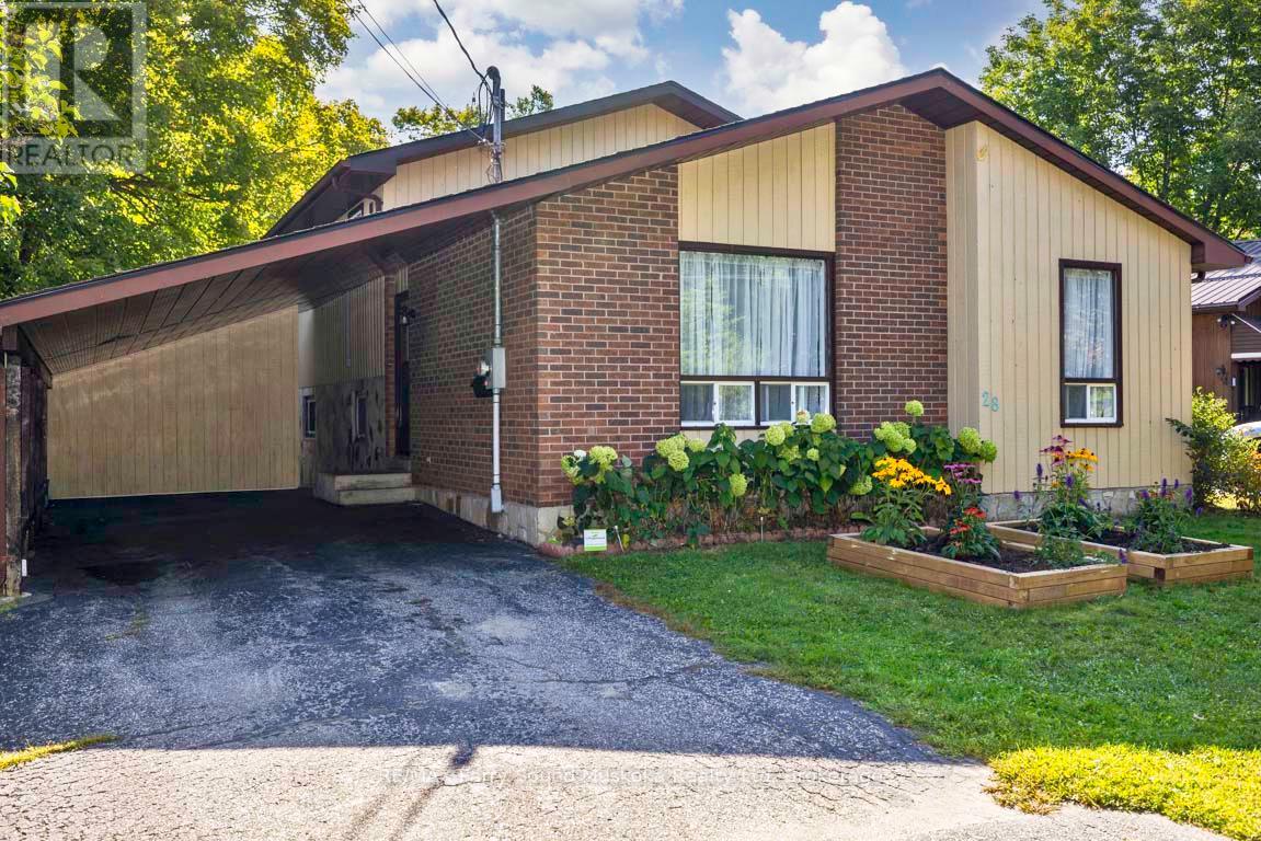 28 Forest St, Parry Sound, ON P2A 2P9