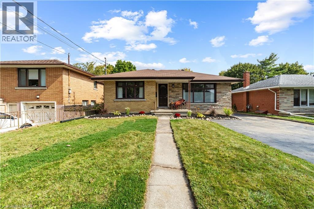 11 Calgary Ave, Guelph, ON N1E 4M1