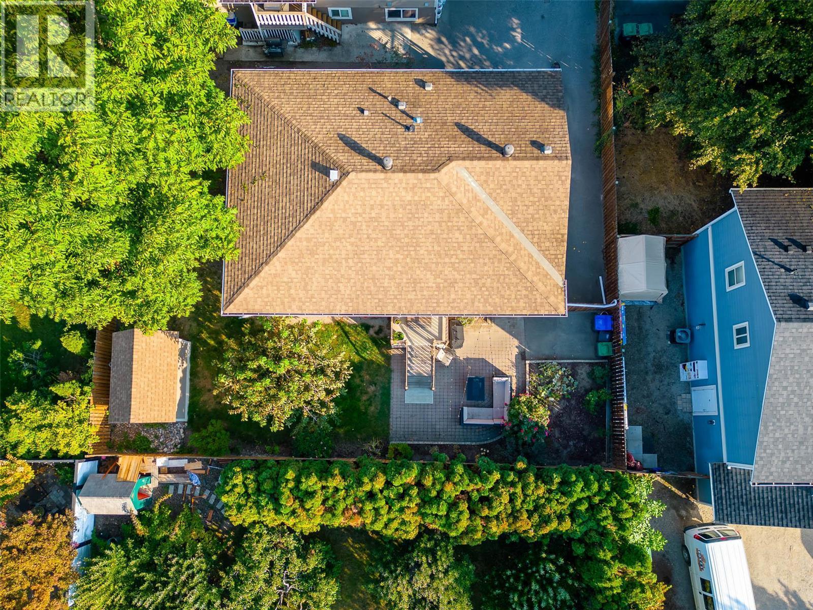 855 Saucier Ave, Kelowna, BC V1Y 6A4