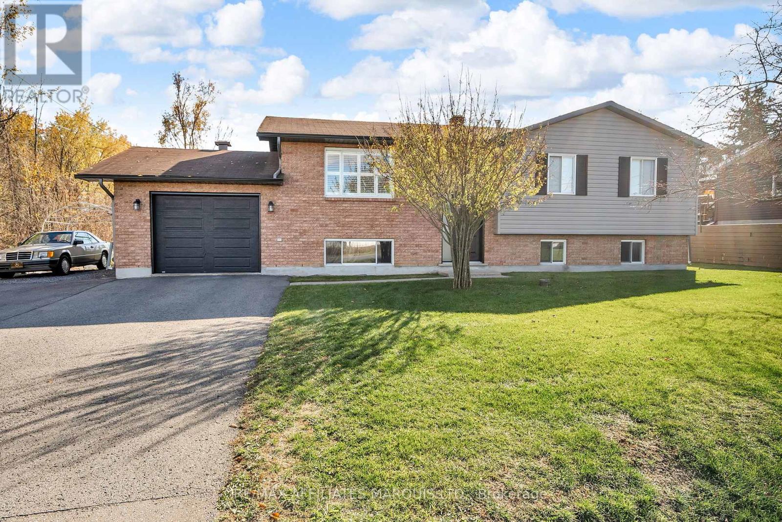 532 S Branch Rd, Cornwall, ON K6H 7T2