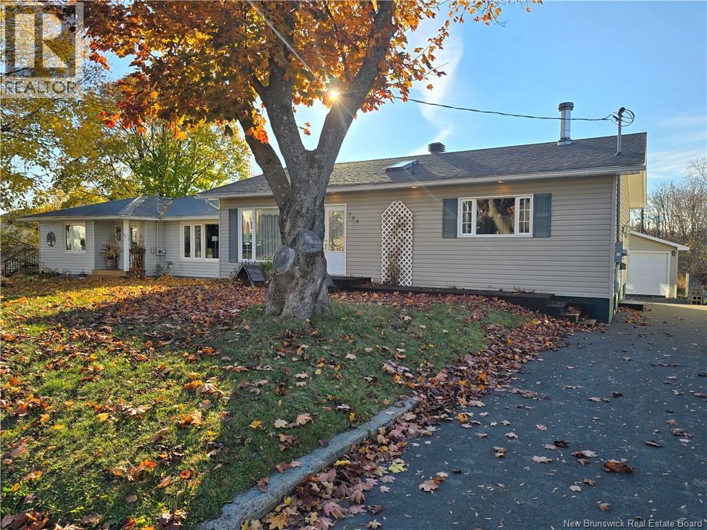 780 Donald St, Bathurst, NB E2A 1N5