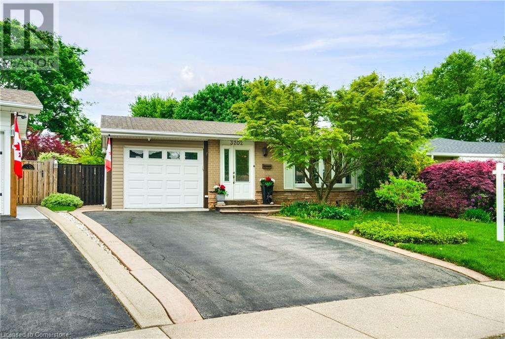 3202 Centennial Dr, Burlington, ON L7M 1C2