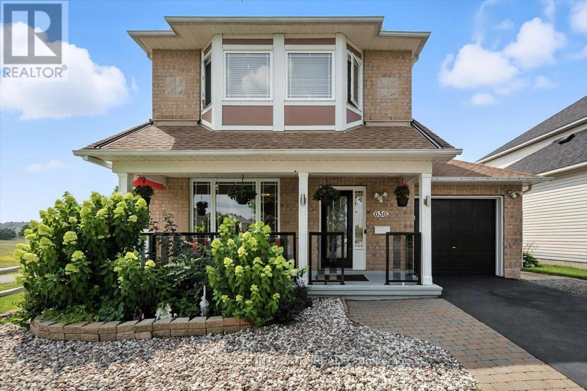 636 Aquaview Dr, Ottawa, ON K4A 4W2