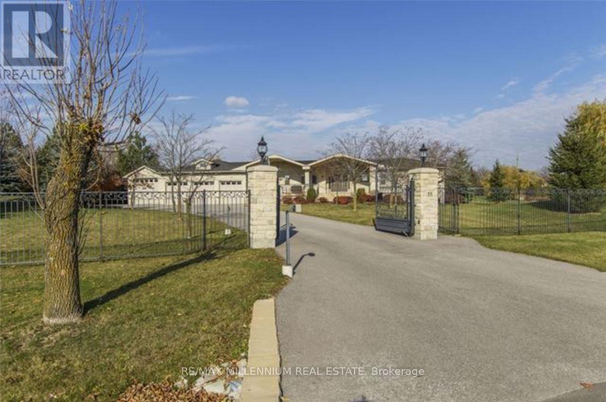 32 Michelangelo Blvd, Brampton, ON L6P 0H3