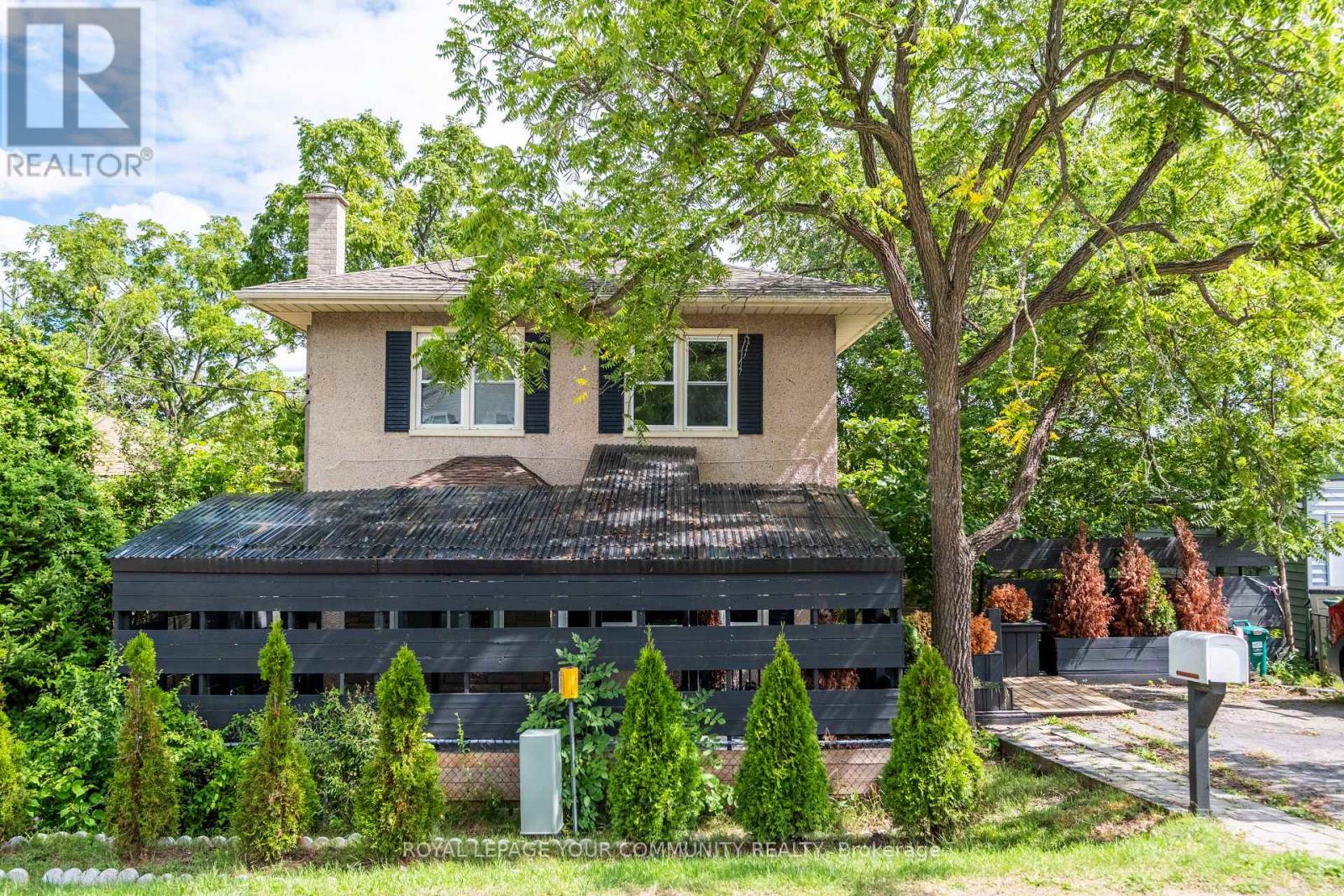 69 Hillview Rd, St. Catharines, ON L2S 1S8
